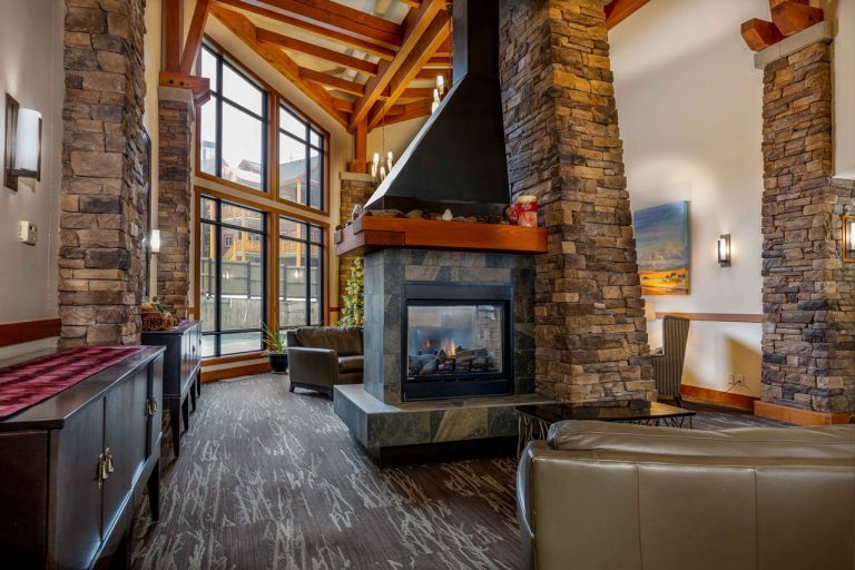 Mountain spirit lodge fireplace 768x512