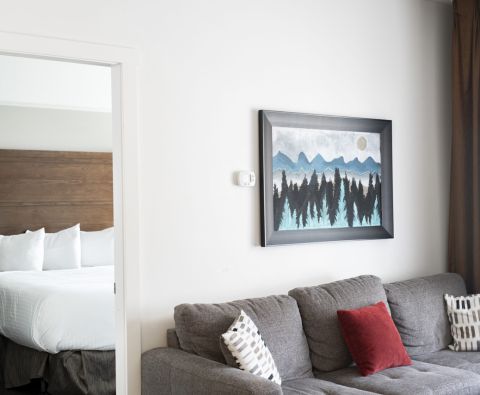 Mountain spirit suite living room 480x395