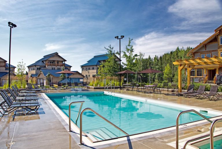 Northstar mountain village outdoor pool 768x517